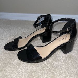 Black Patent Leather ~ Chunky Heels ~ Size 7